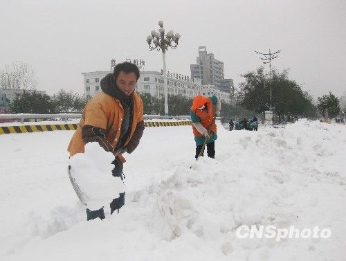 北方数省份遭暴雪袭击 38人死亡百余万人受灾