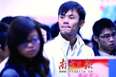 东莞首次毕业生招聘会落幕 求职者偏少(图)