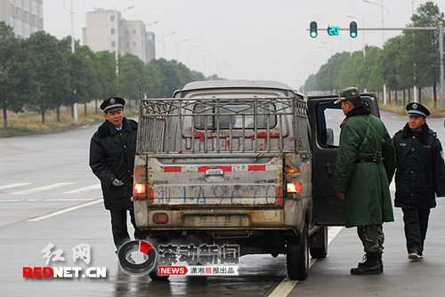 湖南德山重刑犯凿墙越狱 警方悬赏5万元缉凶