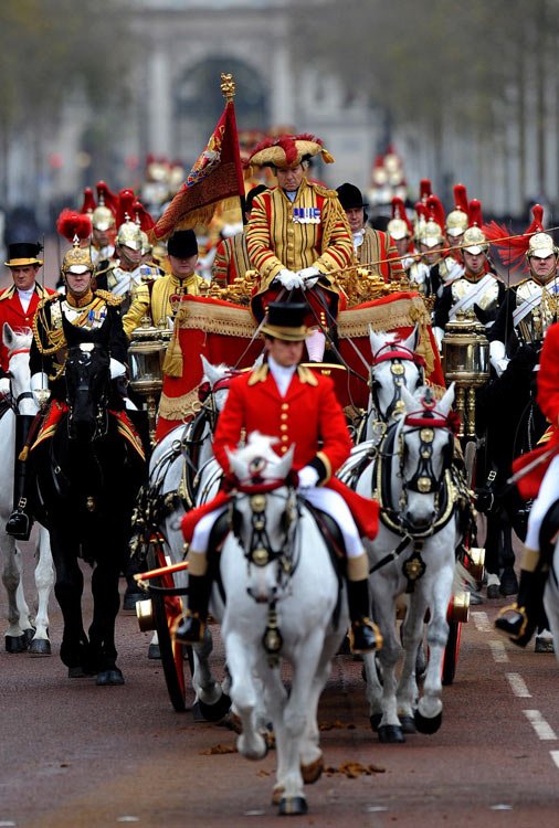 高清图:英王伊丽莎白出席国会开幕大典_国际图