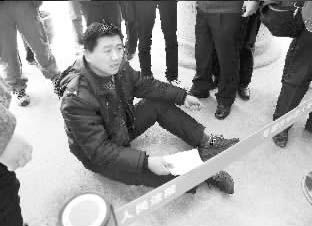 安徽阜阳白宫书记案不公开审理遭质疑