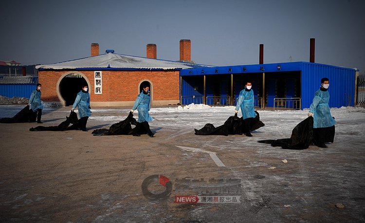 高清图:直击黑龙江鹤岗矿难 遇难者亲属痛哭