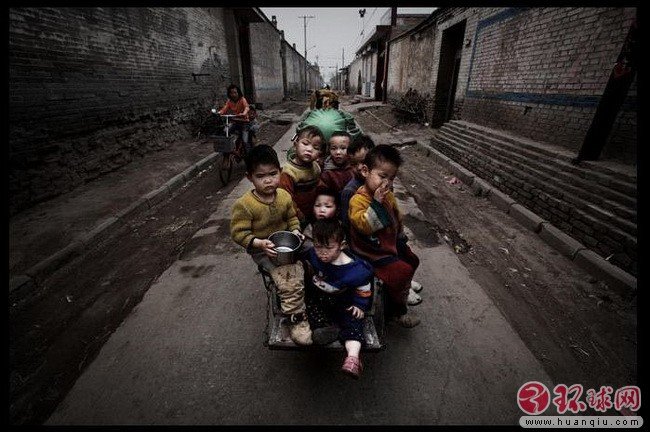 《关注中国污染》获尤金史密斯人道主义摄影奖