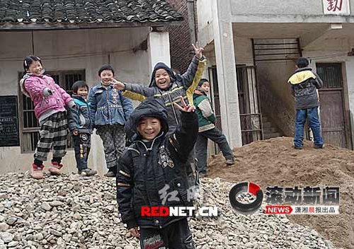 宁乡湖南教室小学生读书百名内透风(图)_QQ图作文小学600图片