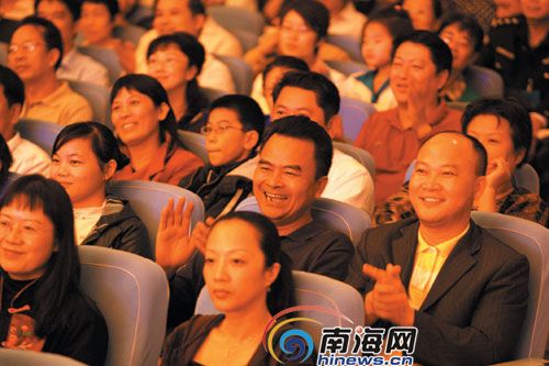 中国东方歌舞团惊艳海口(组图)_海南