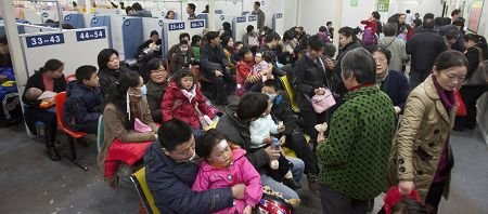 上海儿童医学中心全天急诊输液患儿近千名