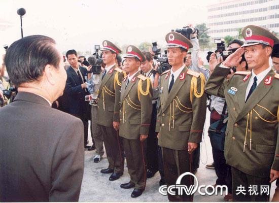 四代领导人关注澳门问题 军方公布珍贵照片 - 爱心小课堂 - 莲子爱心