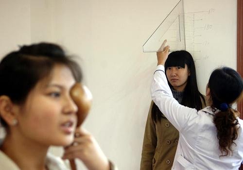 国防部解读征兵新政:为何征招13万大学生入伍