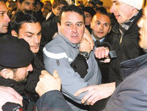 袭击意总理者是优秀发明家 或因企业不景气迁怒