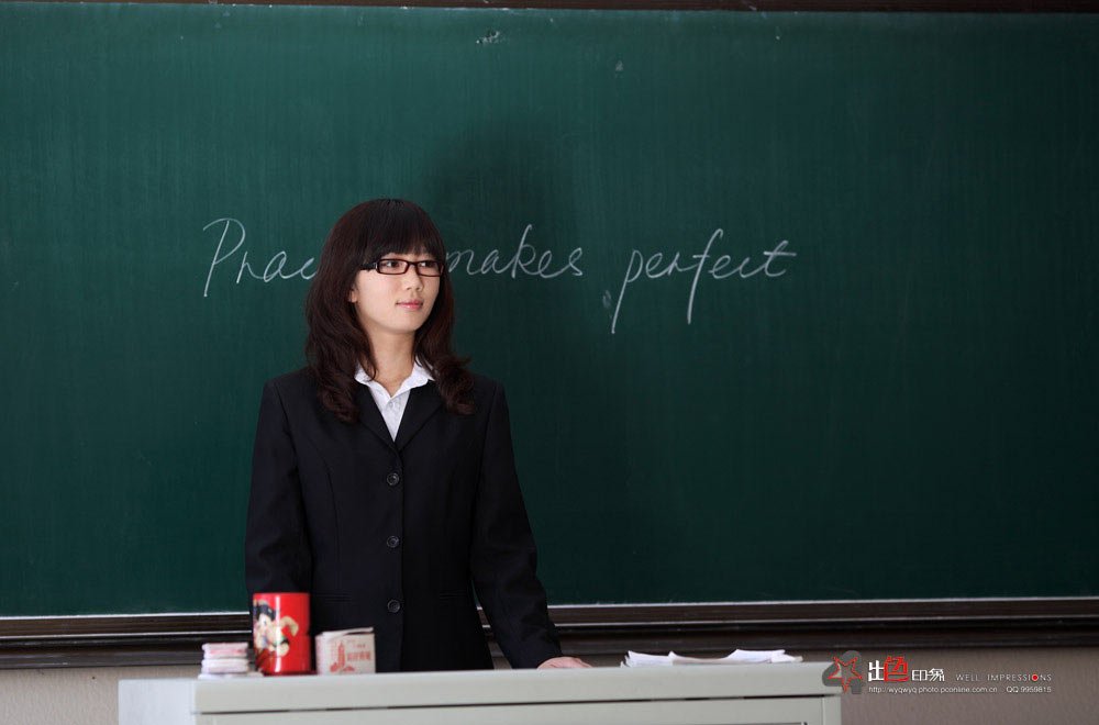 组图:老师的粉笔吱吱响-印象作品_新闻_腾讯网