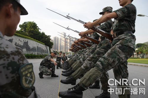驻澳部队严守驻军法从未发生军警民纠纷