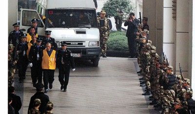 重庆开庭审理黑老大陈明亮