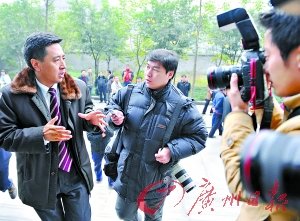 李庄出庭语惊四座 提出5点申请均被驳回(图)