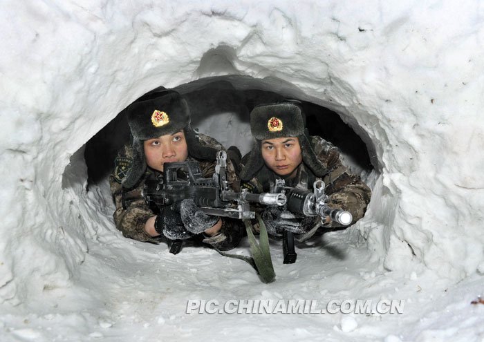 高清图:北疆某特战分队同时装备03式95式步枪_新闻_腾讯网