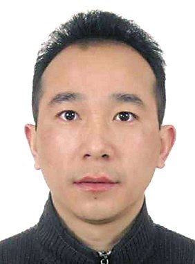 犯罪嫌疑人谢德刚,男,汉族、1973年4月7日出生,户籍所在地:重庆市沙坪坝区团结坝207号4-8,身份证号:510231197304071519。通缉罪名:涉嫌参加黑社会性质组织罪
