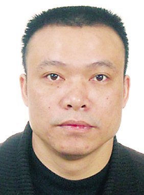 犯罪嫌疑人戴隆春,男,1971年2月17日出生,籍贯:重庆市永川区,重庆口音,身高1.62米左右,户籍地址:重庆市永川区胜利路办事处永青村普渡桥村民小组,身份证号码:510229197102170912。通缉罪名:涉嫌参加黑社会性质组织罪