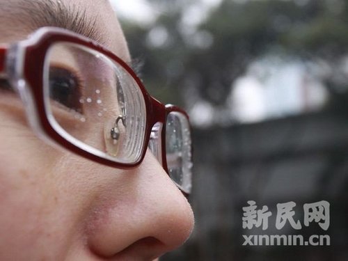 1月11日中午12时许,申城下起雨夹雪。新民网记者 萧君玮 摄
