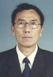 向巴平措 来源：新华网