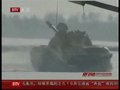 视频：铁甲傲雪练真功 实拍坦克冰上“漂移”
