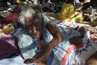 85名海地地震幸存老人被遗弃生命垂危
