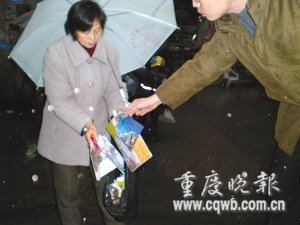 寒假开始各类培训班包围校园抢生源