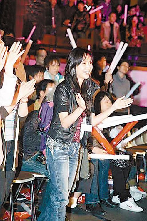 阿Paul开唱 朱茵high爆_新闻_腾讯网