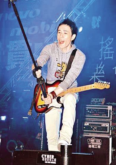 阿Paul开唱 朱茵high爆