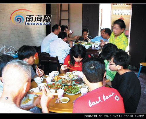 三亚人过年5步曲:<em>姑爷拜年</em>须买鞭炮(组图)_新闻