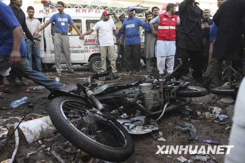 组图:巴基斯坦群众抗议连环爆炸事件