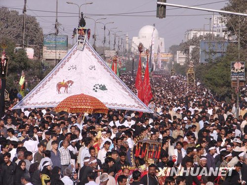 组图:巴基斯坦群众抗议连环爆炸事件