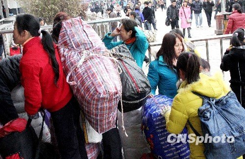 春运客流高峰期将到来 大规模降温天气影响出行