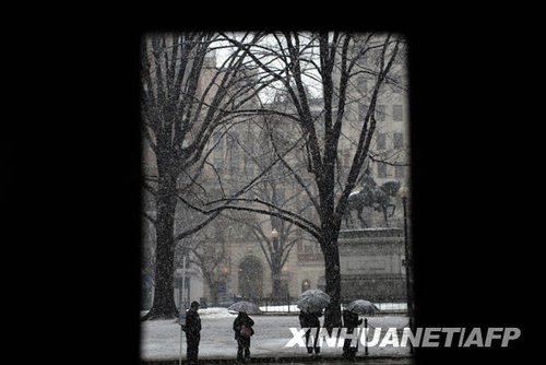 美国首都华盛顿遭遇百年来最大降雪(组图)_天