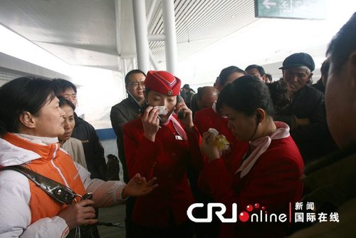 郑西高铁部分列车晚点停运 车长抹泪致歉(图)