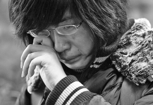 毛泽东外孙女济南签售 90后粉丝泣不成声(图)