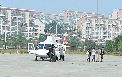福建商人开私人飞机回家过年 花300多万(图)