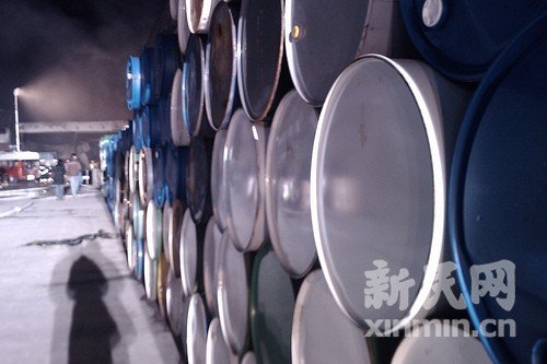 上海青浦一 废品回收站 发生 火灾  已造成6人死亡