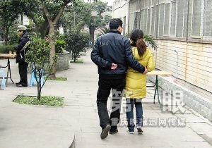 男子租女友回家过年假戏真做成情侣(图)