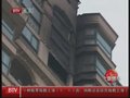 视频：违法燃放 礼花弹火星引燃高层阳台