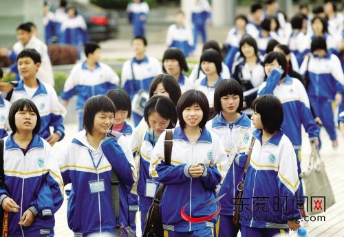 东莞一<em>中学</em>强令学生<em>剪短发</em> 不剪发将被记过_新