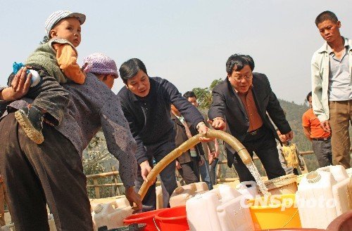 广西五十年未遇旱情持续 30个县受灾