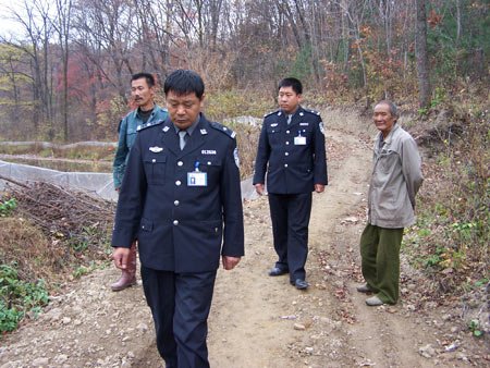 吴连国,男,38岁,吉林省磐石市公安局江南林区派出所所长.