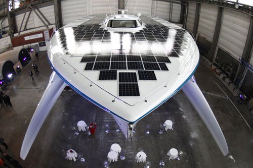 组图：全球最大太阳能动力船亮相 将环游世界