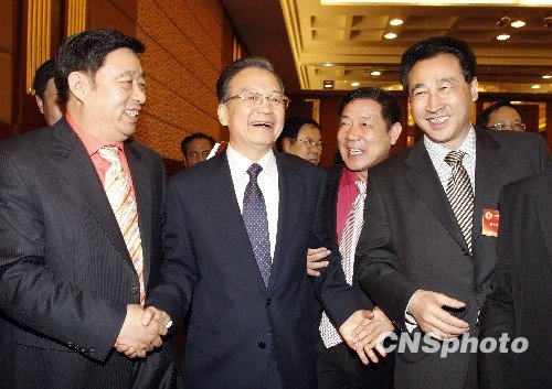 温家宝答农民委员&ldquo;九盼&rdquo; 称企业家要有道德血液