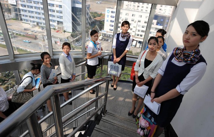 组图:直击<em>空姐空少招聘现场</em>_新闻_腾讯网