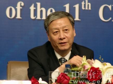 钟秉林:经济发展为大学生提供充足就业岗位