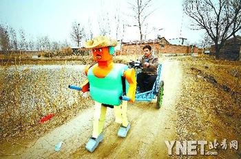 通州农民带着机器人进世博会(组图)