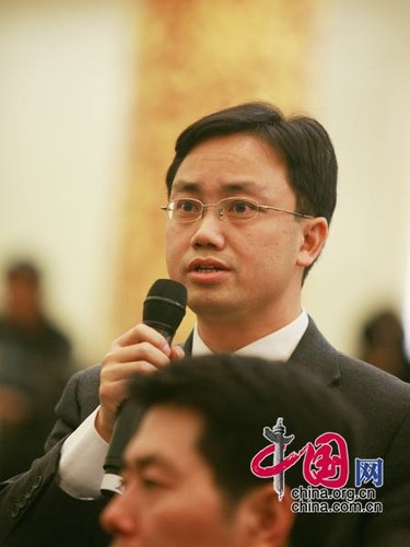 图文：新华社记者提问温家宝总理
