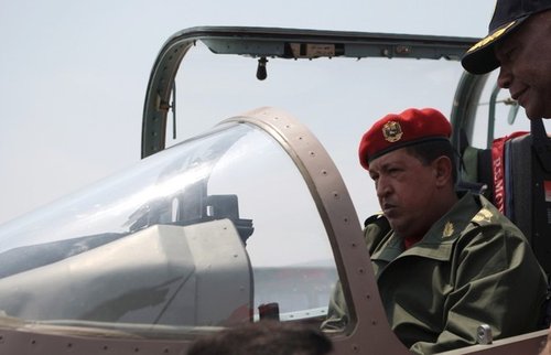 委内瑞拉接收首批中国K-8W教练机 可挂空地导弹