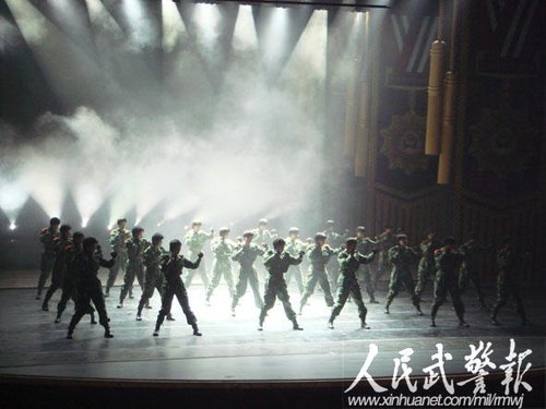 <em>武警女子</em>特警队:不信 曾哥 的铿锵玫瑰(组图)_新