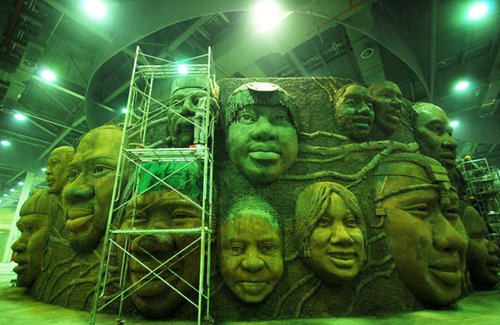 组图：世博非洲联合馆“非洲脸谱”亮相